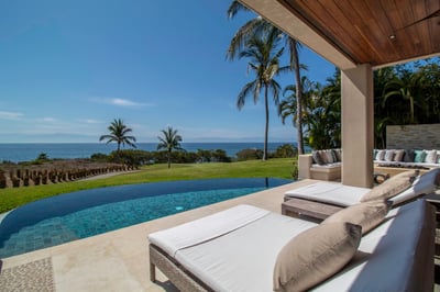 Luxury Villa Photo #4