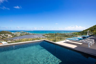 Luxury Villa Photo #3