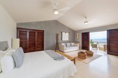 Luxury Villa Photo #64