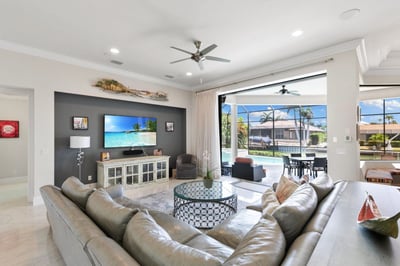 Luxury Villa Photo #9