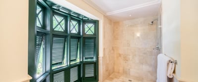 Luxury Villa Photo #8