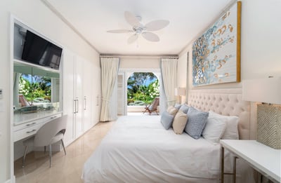 Luxury Villa Photo #15
