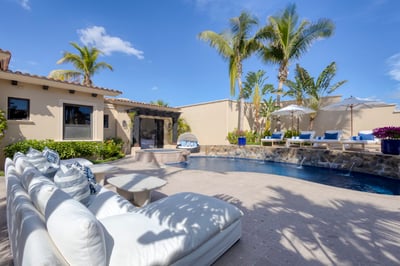 Luxury Villa Photo #10