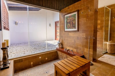 Luxury Villa Photo #28