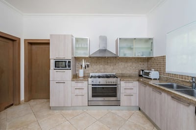Luxury Villa Photo #19