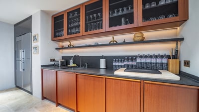 Kitchen & Dining Area