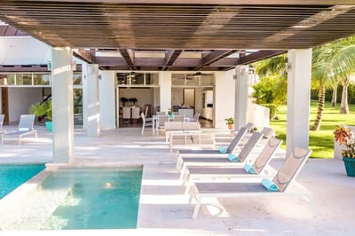 Luxury Villa Photo #18