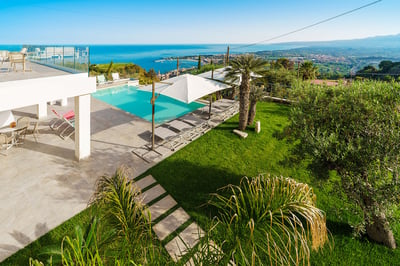 Luxury Villa Photo #8