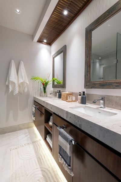 Luxury Villa Photo #16