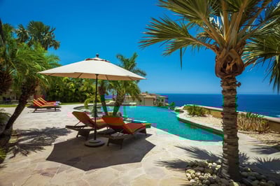 Luxury Villa Photo #12