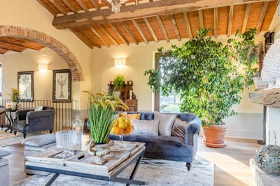 Luxury Villa Photo #12
