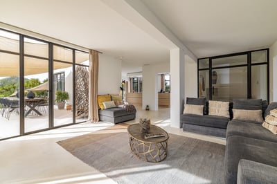 Luxury Villa Photo #18