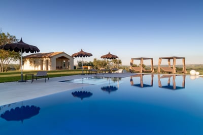 Luxury Villa Photo #4