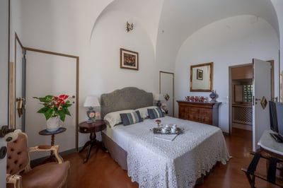 Luxury Villa Photo #32