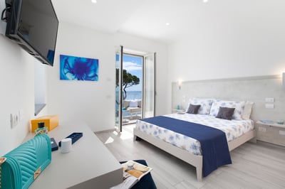 Luxury Villa Photo #19