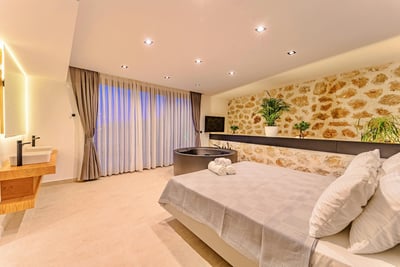 Luxury Villa Photo #40