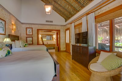 Luxury Villa Photo #24