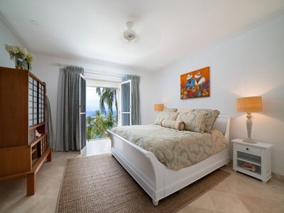 Luxury Villa Photo #9