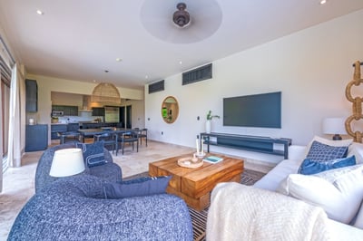 Luxury Villa Photo #19
