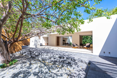 Luxury Villa Photo #13
