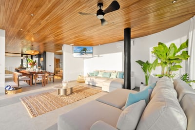 Luxury Villa Photo #8