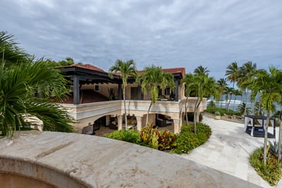 Luxury Villa Photo #13