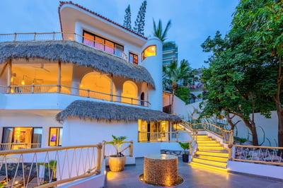 Luxury Villa Photo #14