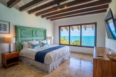Luxury Villa Photo #31