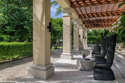 Luxury Villa Photo #16