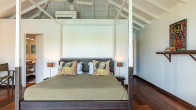 Luxury Villa Photo #15