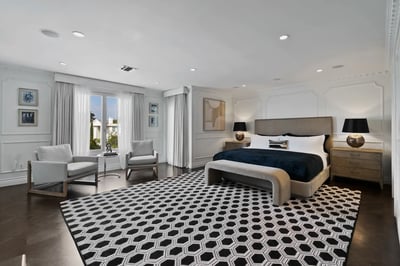 Luxury Villa Photo #30