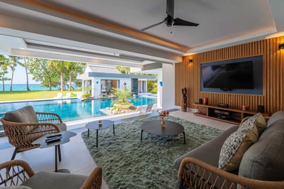 Luxury Villa Photo #13