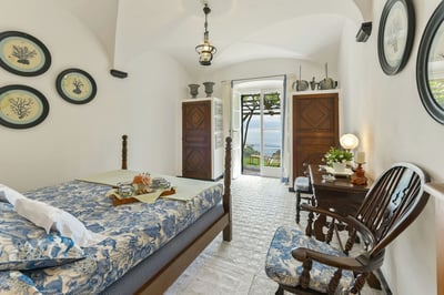 Luxury Villa Photo #25