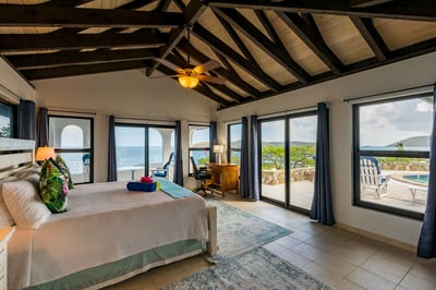 Luxury Villa Photo #9