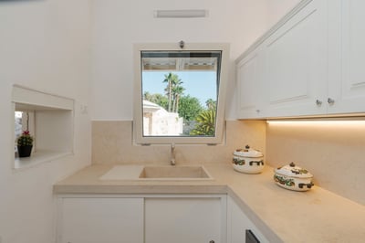 Luxury Villa Photo #32