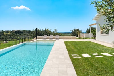 Luxury Villa Photo #9
