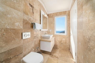 Luxury Villa Photo #17