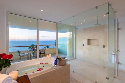 Luxury Villa Photo #40