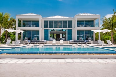 Luxury Villa Photo #3