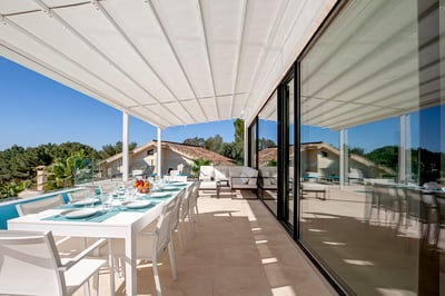 Luxury Villa Photo #3