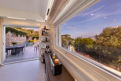 Luxury Villa Photo #12