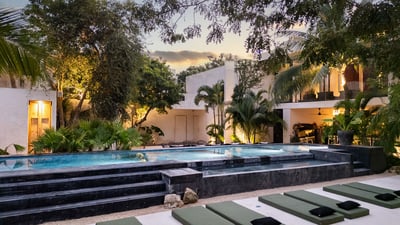 Luxury Villa Photo #4