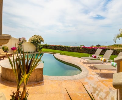 Luxury Villa Photo #3