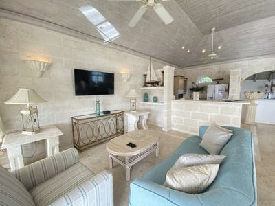Luxury Villa Photo #4