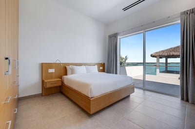 Luxury Villa Photo #45