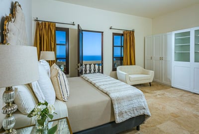 Luxury Villa Photo #37