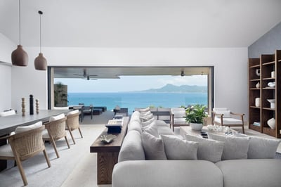 Luxury Villa Photo #7