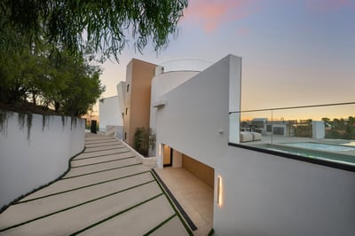 Luxury Villa Photo #14