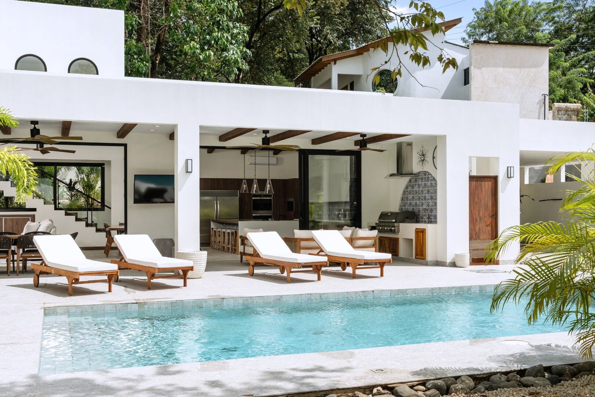 Casa La Familia - 1
