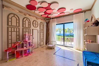 Luxury Villa Photo #22